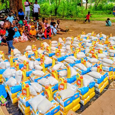 Patenkinder: monatliche Lebensmittelverteilung an alle Patenfamilien