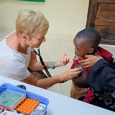 Ein Arbeitstag mit Dr. Wafula im WT Med. Centre